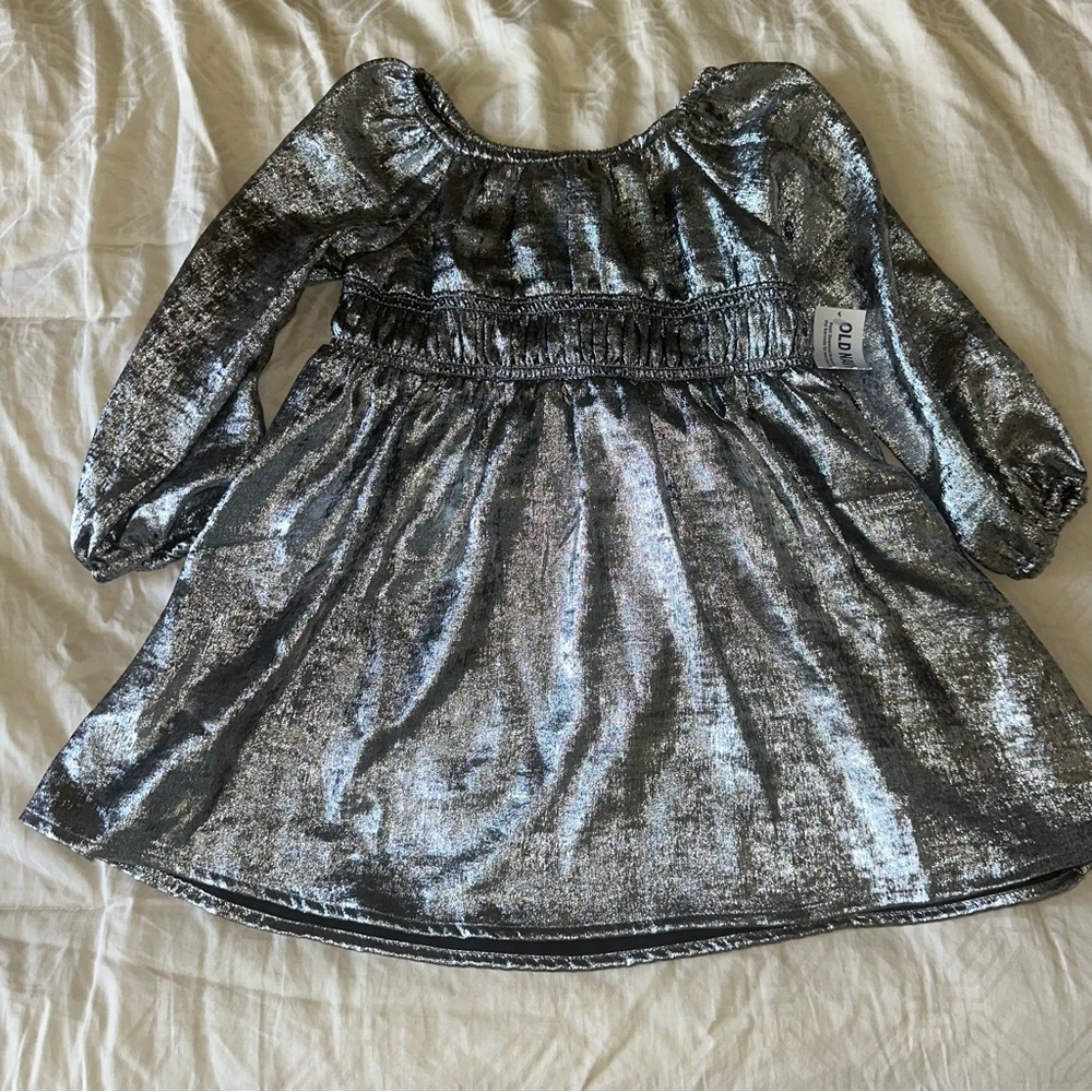 NWT Old Navy Girls 2T Silver Metallic Long Sleeve Casual or Formal Dress